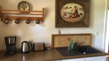 Geladeira, fogão, cooktop, lava-louças