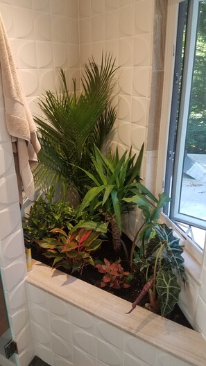 Interior - Entire House on Scenic Estate with Private Pond in Exclusive Neighborhood (Norwalk)