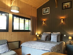 1 chambre, fer et planche à repasser, Wi-Fi gratuit, draps fournis