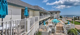 Virginia Beach Oceanfront Studio, Boardwalk, Balcony, Beach, Pool