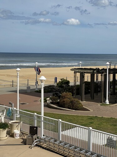 Virginia Beach Oceanfront Studio, Boardwalk, Balcony, Beach, Pool