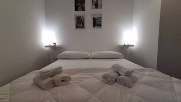 Deluxe Double or Twin Room | Premium bedding, down comforters, pillowtop beds, individually decorated