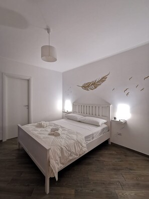 Luxury Suite | Premium bedding, down comforters, pillowtop beds, individually decorated - Sea Fly Guest House (Fiumicino)