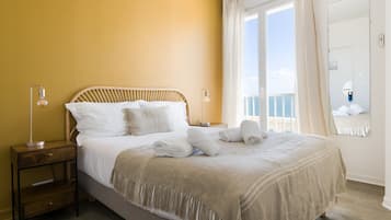 Habitación clásica doble, vistas al mar | Decoración individual, mobiliario individual, escritorio