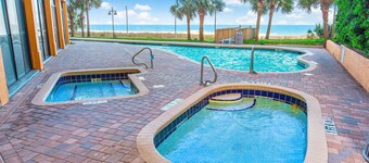 EARLY CHECK-IN BEACHFRONT GREAT BALCONY VIEW/ PETS ALLOWED