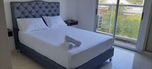 Literie de qualité supérieure, Wi-Fi gratuit, décoration personnalisée