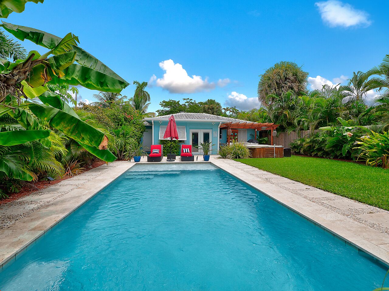 South Palmway House - Elegant, Private, Stylish Pool Home