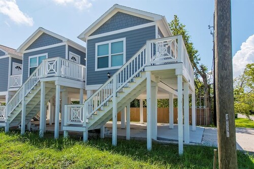 Charming cabin with full kitchen! Unit 3/6