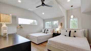 5 slaapkamers, een strijkplank/strijkijzer, internet, beddengoed