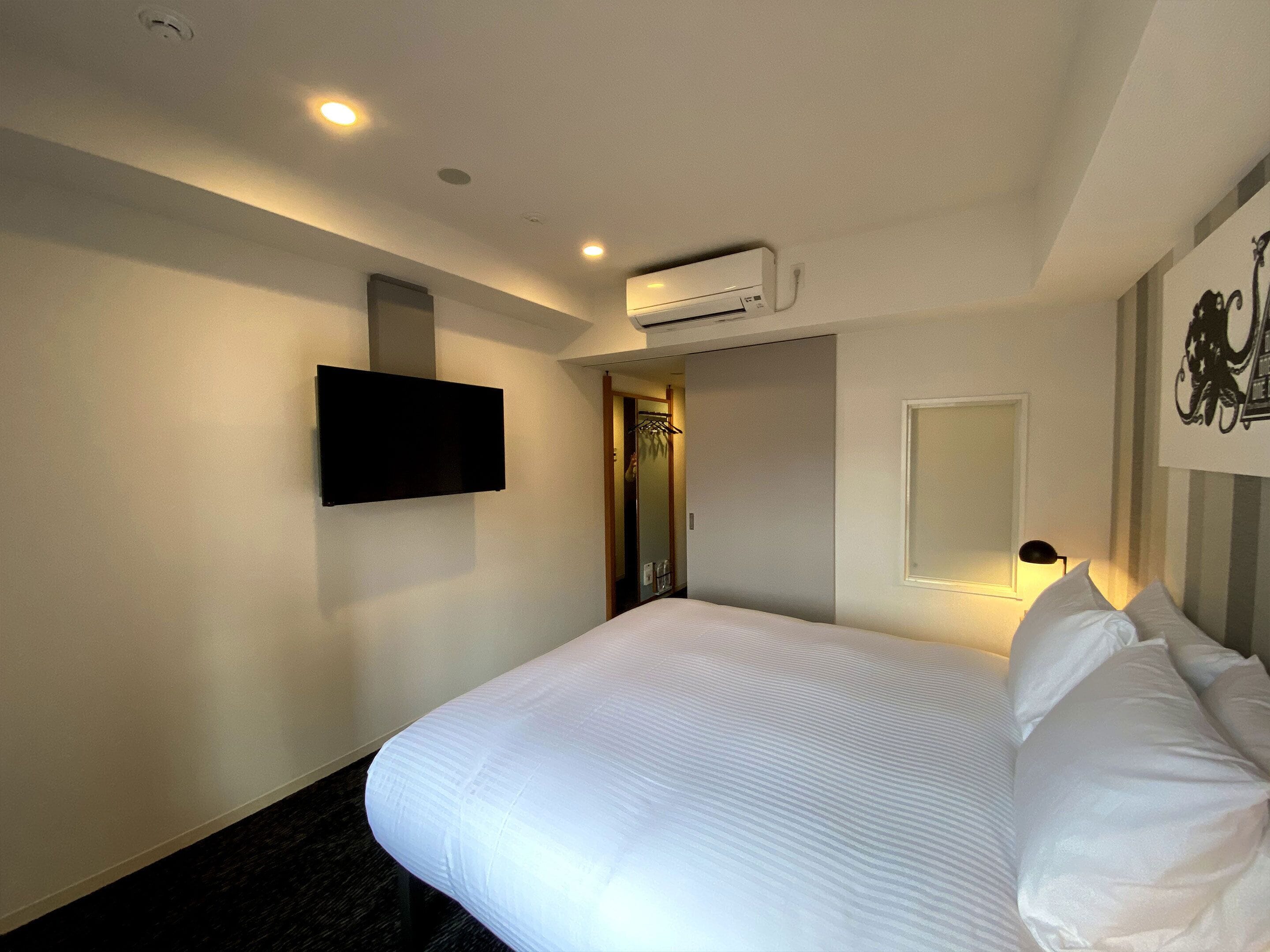double room, non smoking | 1 bedroom, minibar, in-room safe, desk