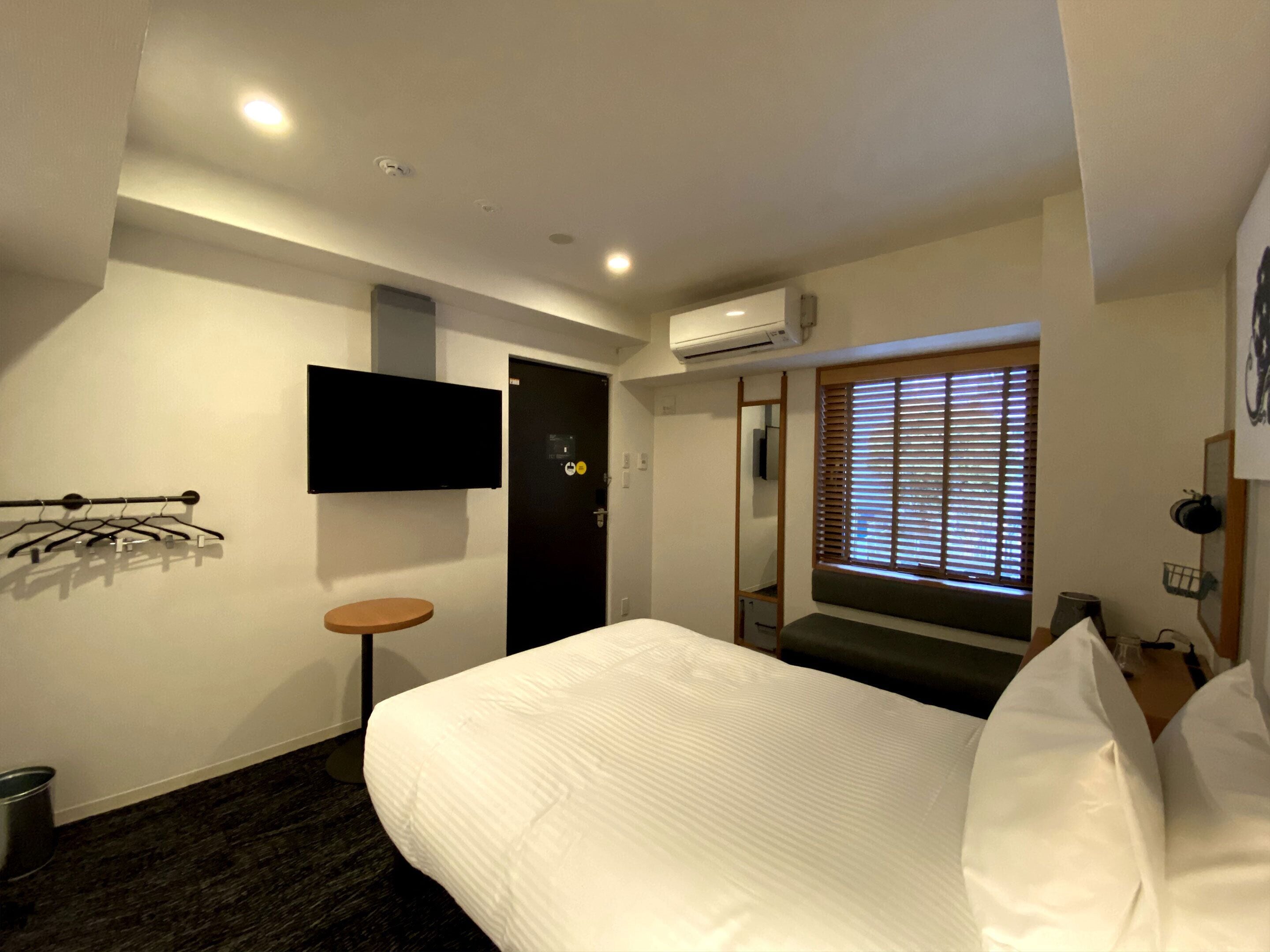 universal double room, non smoking | 1 bedroom, minibar, in-room safe, desk
