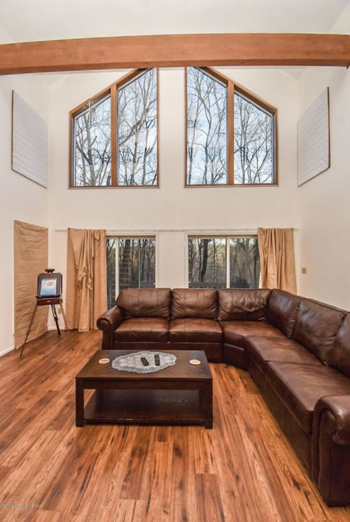 Cozy home in Poconos: Fireplace, Views.