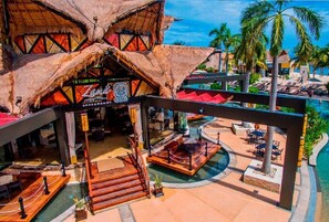 屋外ダイニングエリア