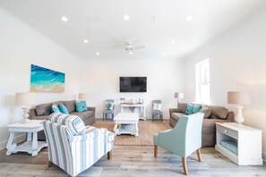 TV, tavolo da ping pong