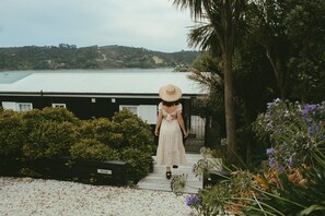 Property grounds - The ultimate, romantic escape (Oneroa)