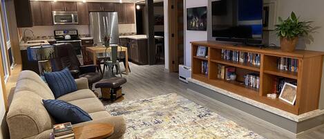 Smart-TV, DVD-Player, Bücher, Videothek