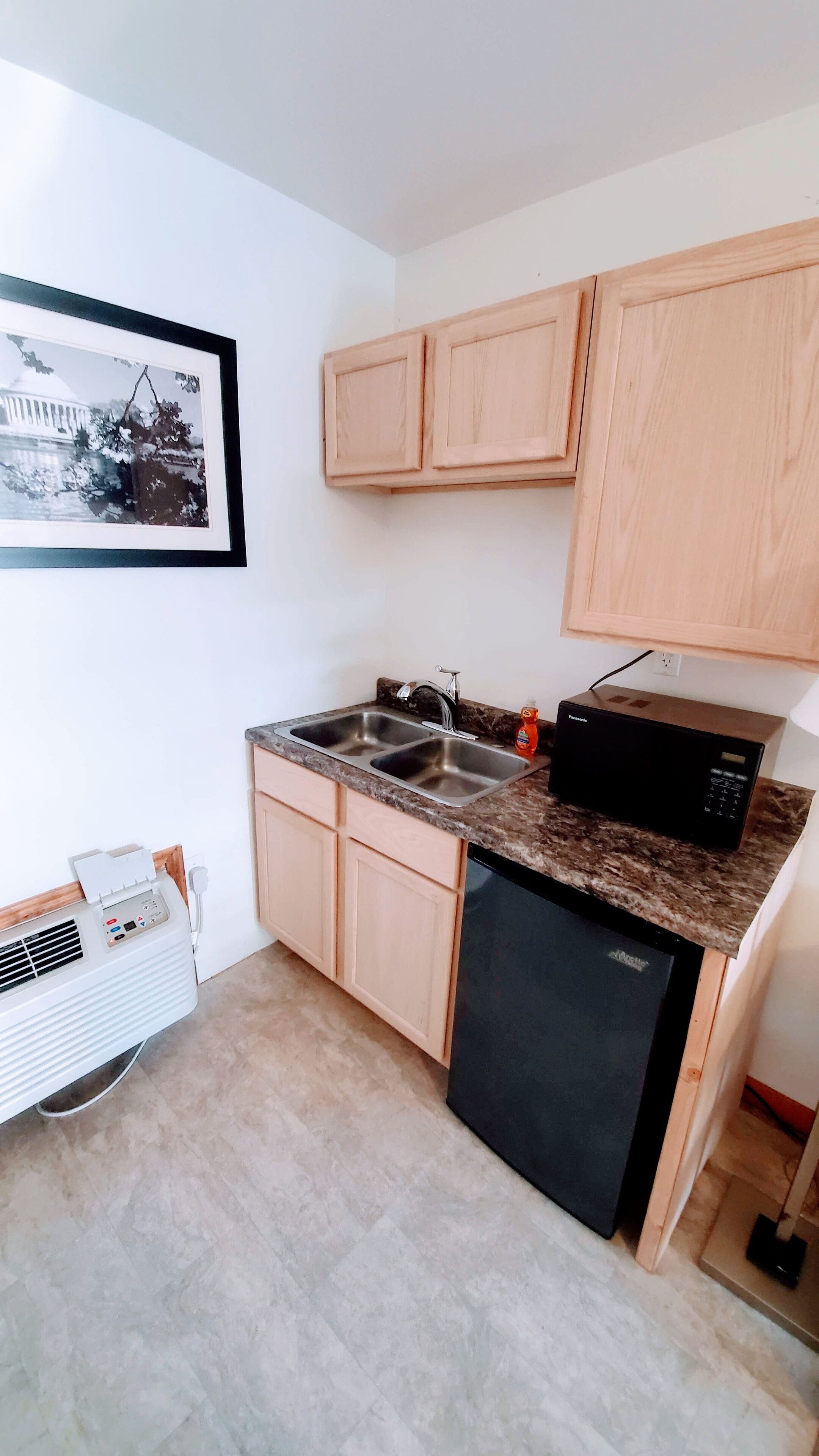 Deluxe Double Room, 2 Double Beds | Private kitchenette | Mini-fridge, microwave, coffee/tea maker