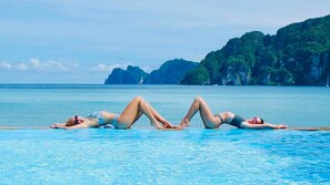 Pool - Phi Phi Don Chukit Resort (Ko Phi Phi)
