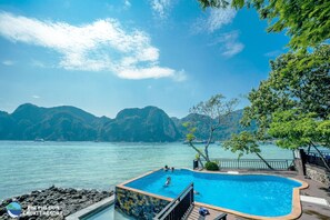 Pool - Phi Phi Don Chukit Resort (Ko Phi Phi)