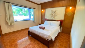 Superior Double Room | Bed sheets - Phi Phi Don Chukit Resort (Ko Phi Phi)