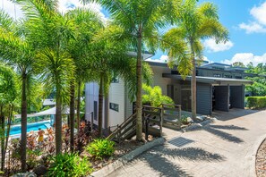 Exterior - Pinnacle 7, Garden View Apartment on Hamilton Island (Hamilton Island)