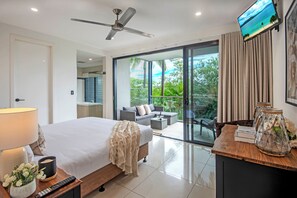 3 bedrooms, iron/ironing board, WiFi, bed sheets - Pinnacle 7, Garden View Apartment on Hamilton Island (Hamilton Island)