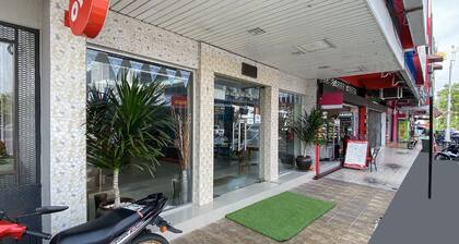 Super OYO 90039 Coop Hotel Kangar