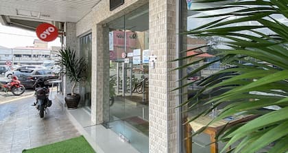 Super OYO 90039 Coop Hotel Kangar