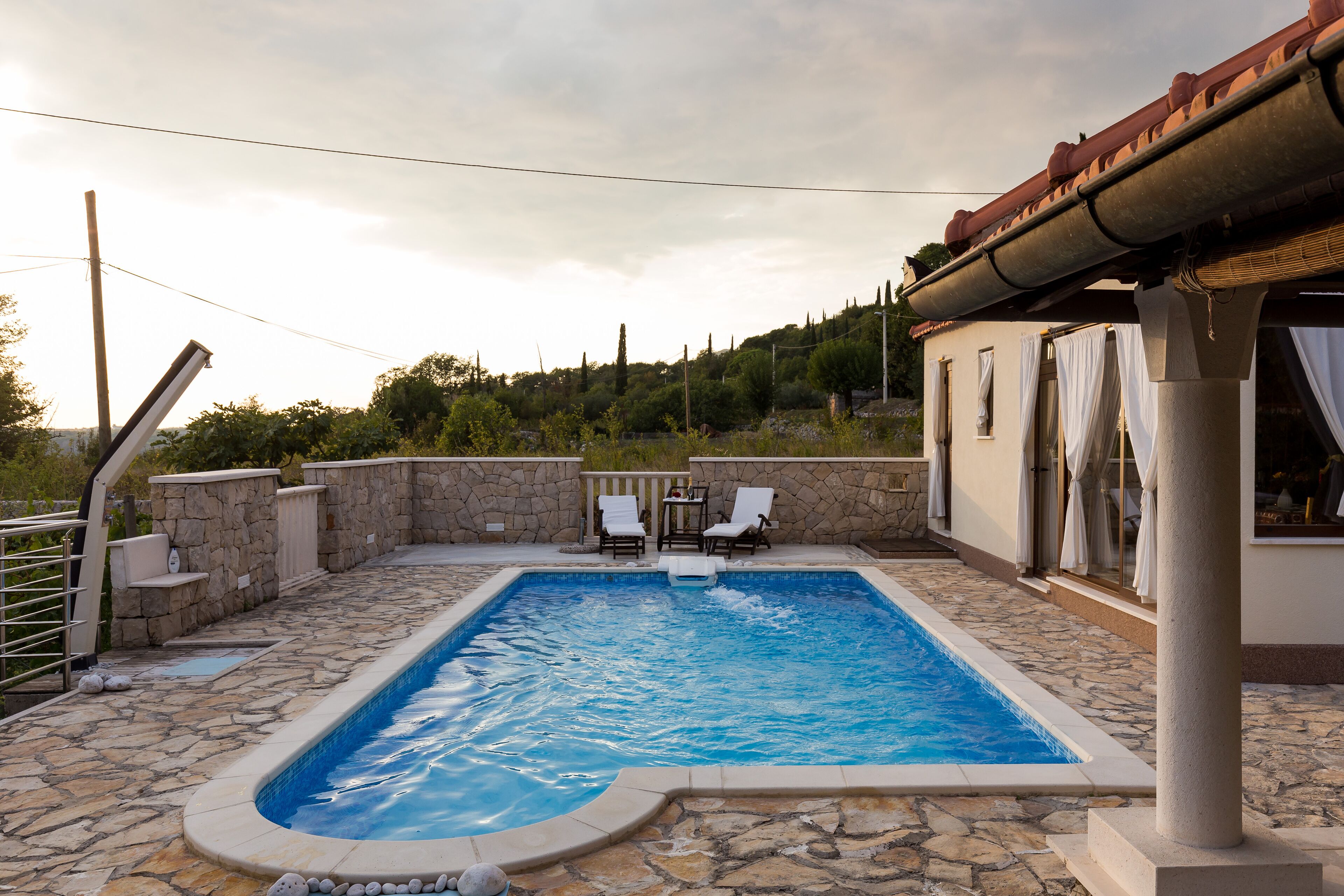 House (Holiday Home with Swimming Pool) | Pool | Outdoor pool