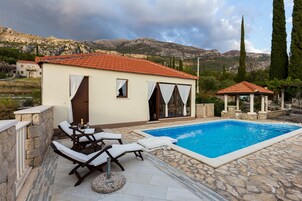 Ferienhaus (Holiday Home with Swimming Pool) | Pool | Außenpool
