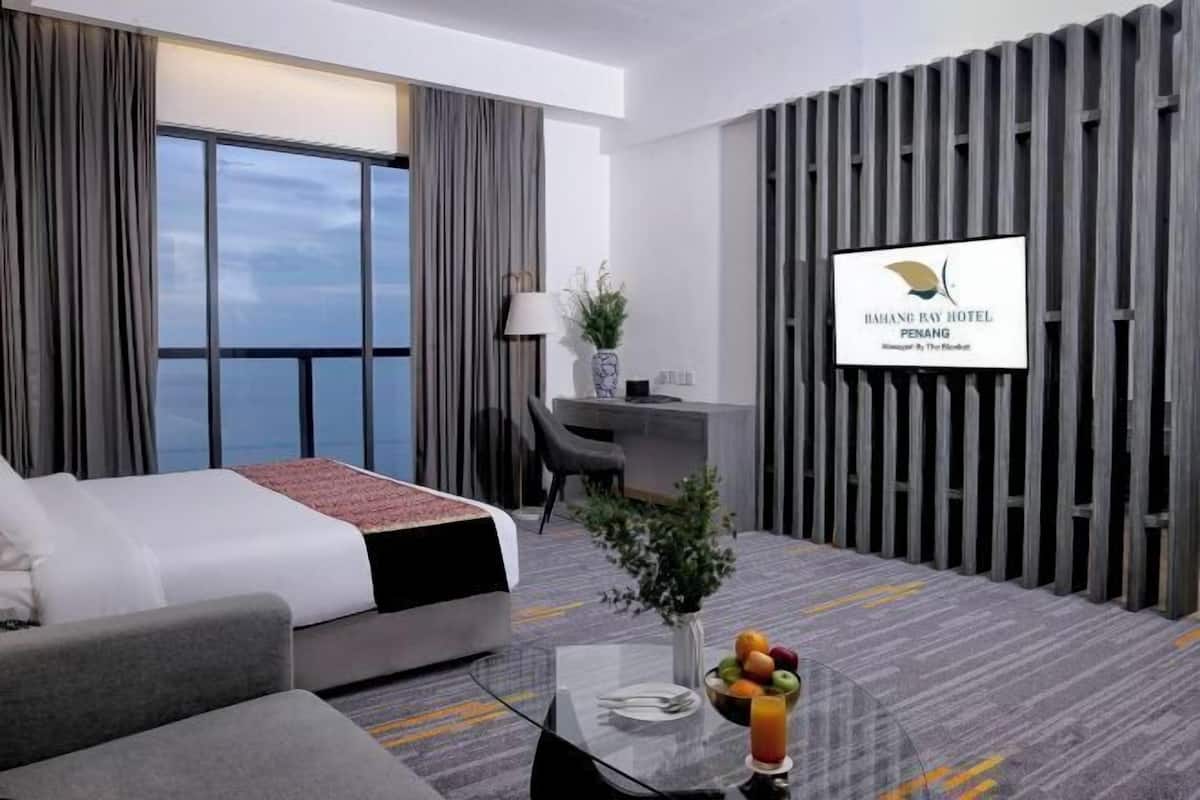 1 bedroom, free minibar, in-room safe, desk