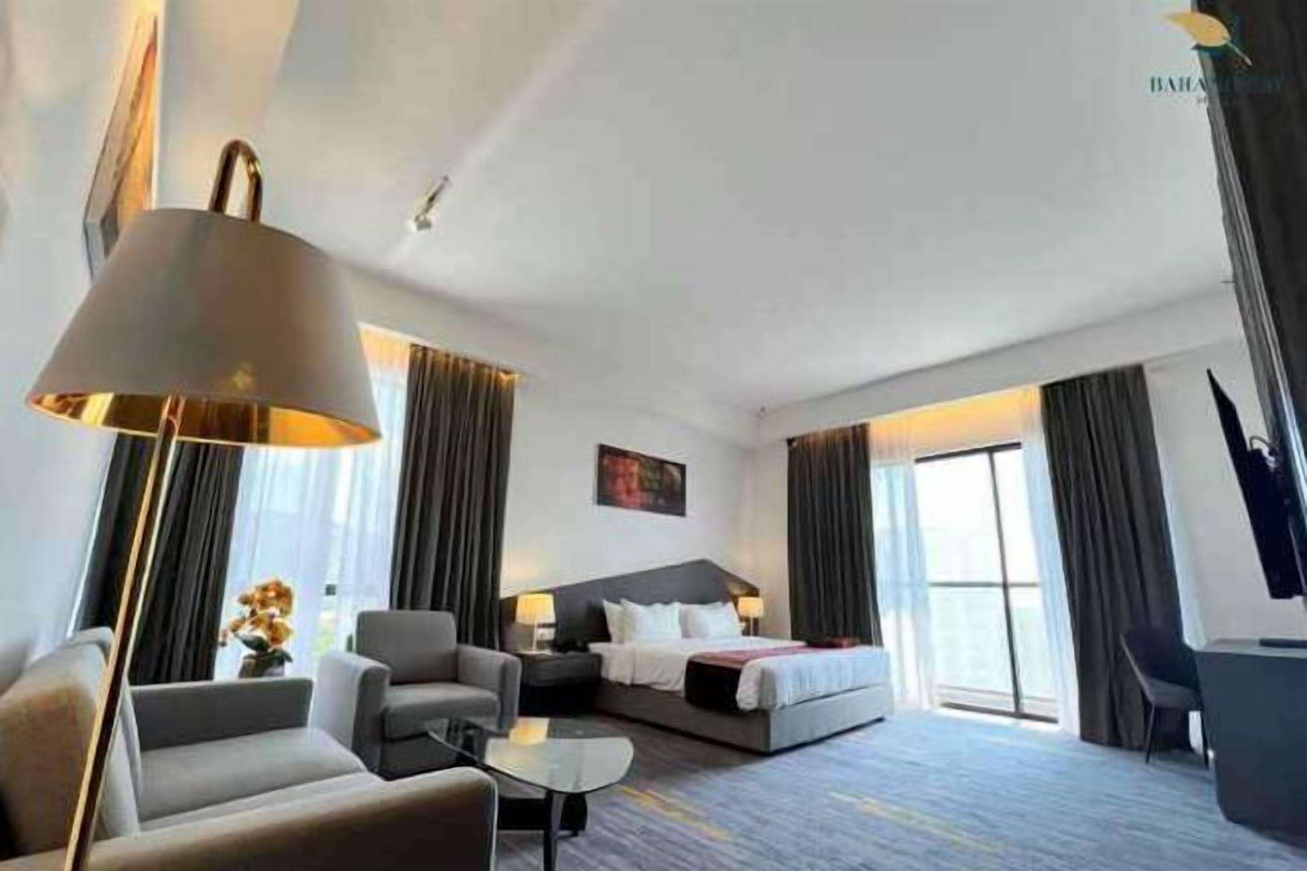 Free minibar, in-room safe, desk, laptop workspace