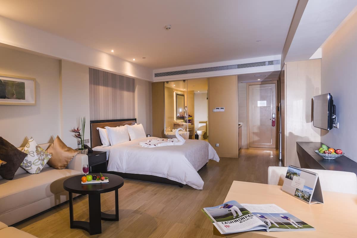 Blackout drapes, iron/ironing board, free WiFi, bed sheets