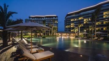 Sæsonbestemt udendørs pool