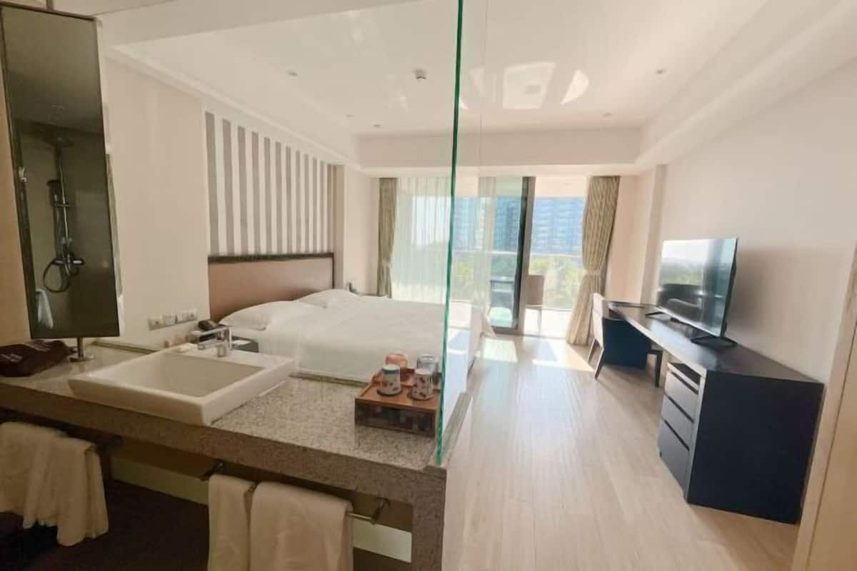 Blackout drapes, iron/ironing board, free WiFi, bed sheets