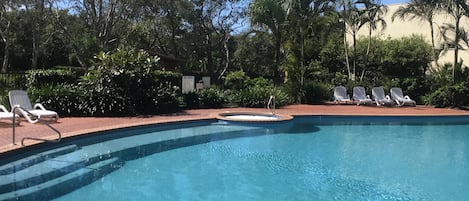 Piscine extérieure, piscine chauffée
