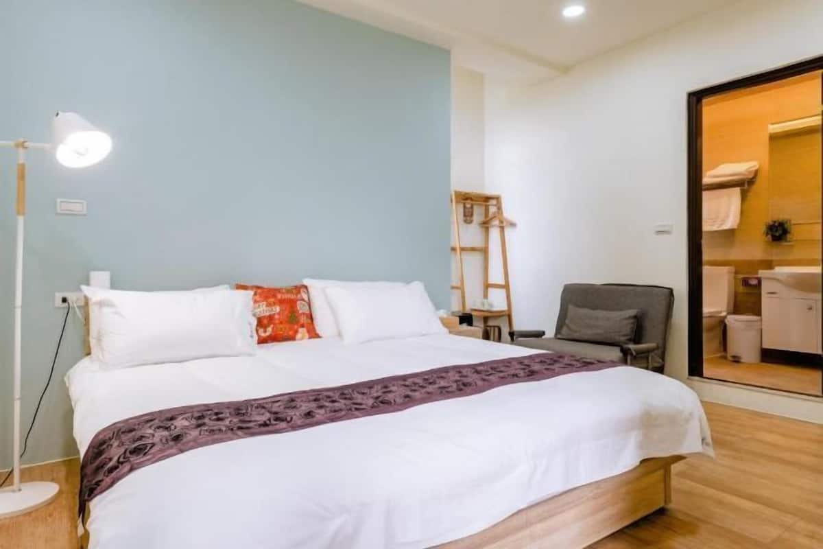 Escrivaninha, Wi-Fi de cortesia, roupa de cama