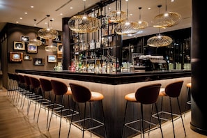 Bar (on property) - Motel One Köln-Messe (Cologne)