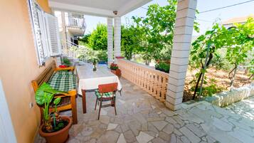 Apartment (One Bedroom Apartment with Terrace) | Terrasse/Patio