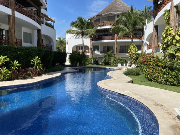 Outdoor pool - Luxury Duplex 2 MIN to 5th , Beach & Tourist Aera (Playa del Carmen)