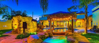 OO Secluded Oasis 9BD/8BA Villa w/ Resort Pool. Sleeps 34!