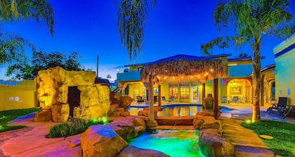 OO Secluded Oasis 9BD/8BA Villa w/ Resort Pool. Sleeps 34!