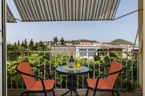 Tweepersoonskamer (Double Room with Shared Bathroom) | Balkon