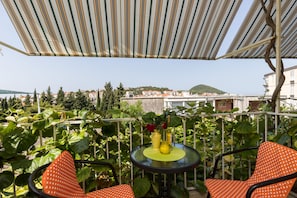 Chambre avec lits jumeaux (Twin Room with Shared Bathroom) | Balcon