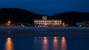 Front of property – evening/night - Seohaean Resort (Taean)