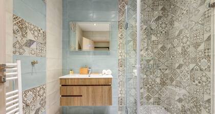 Bright and Newly Refurbished Apartment Near Center
