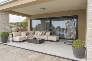 Exterior - Spacious Villa With Private Pool and Jacuzzi in Porec (Sveti Lovrec)