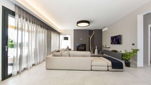 Interior - Spacious Villa With Private Pool and Jacuzzi in Porec (Sveti Lovrec)