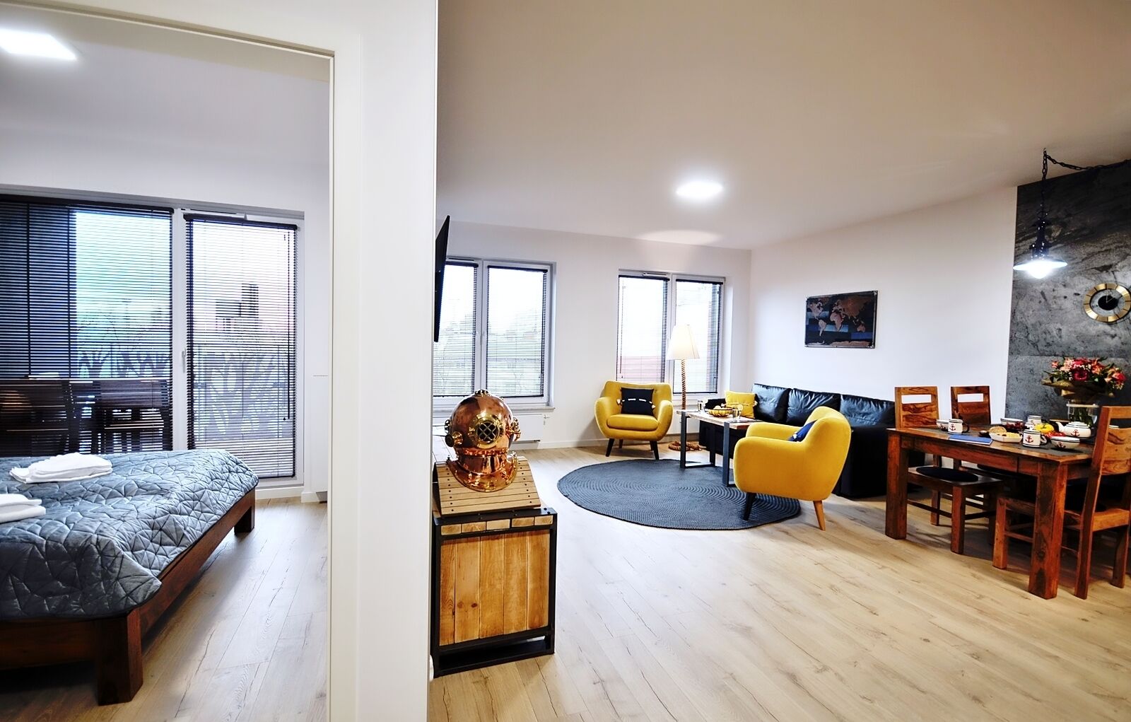 Deluxe-huoneisto, 1 keskisuuri parisänky ja vuodesohva, pääsy uima-altaalle (NT A504) | Oleskelualue | 42–tuumainen taulutelevisio, jossa kaapelikanavat