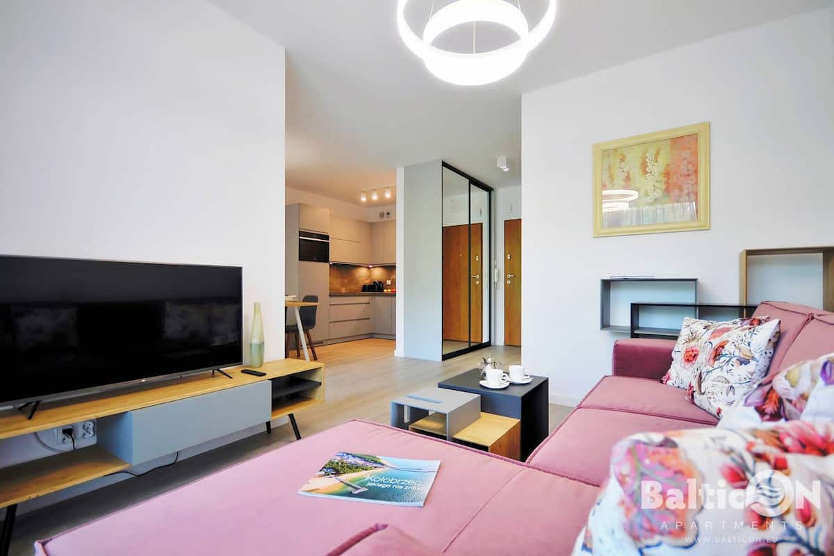 Deluxe Apartment, 1 Queen Bed with Sofa bed, Pool Access, Park View (NTD411)